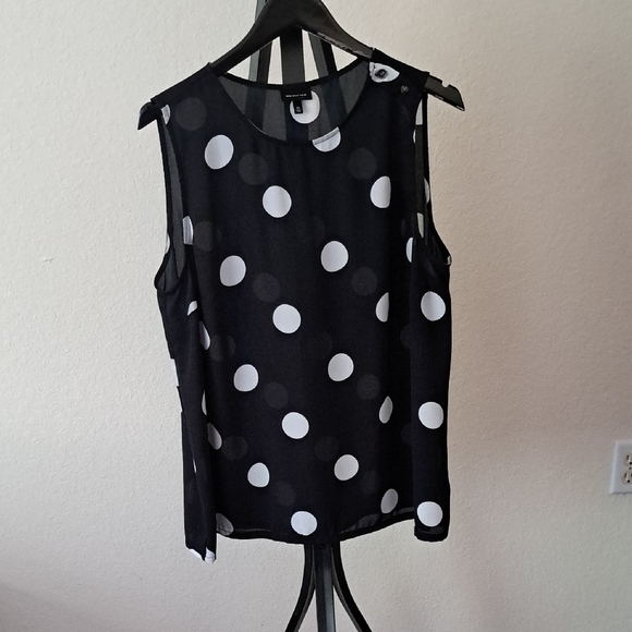 Black and White Polka Dot Sleeveless Top - Picture 2 of 12